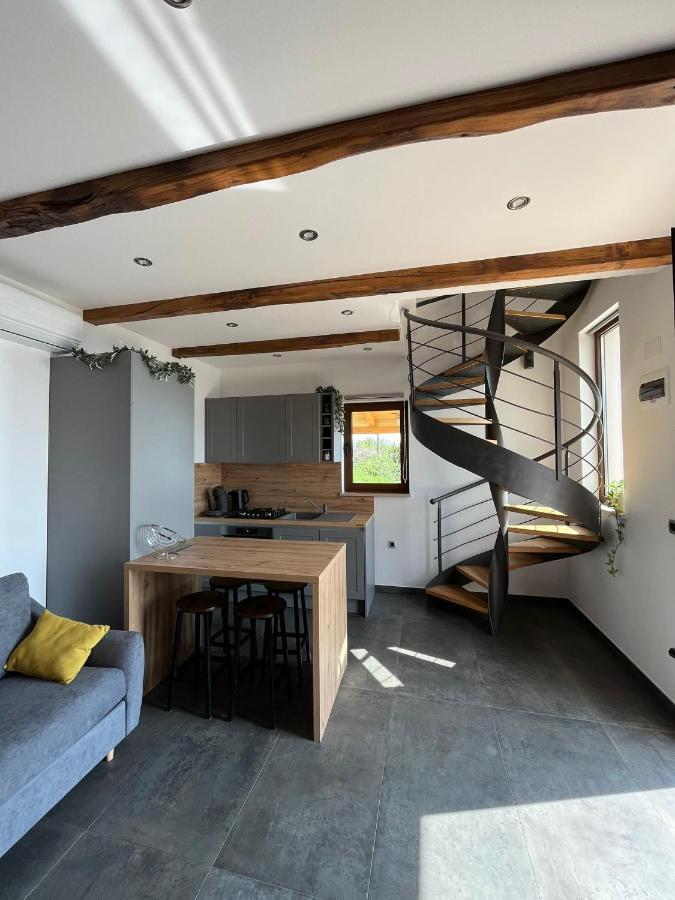 Apartman Sara S Pogledom Na More ลอฟราน ภายนอก รูปภาพ