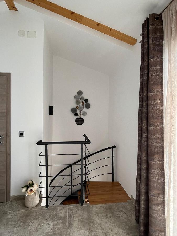 Apartman Sara S Pogledom Na More ลอฟราน ภายนอก รูปภาพ