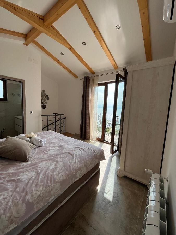 Apartman Sara S Pogledom Na More ลอฟราน ภายนอก รูปภาพ